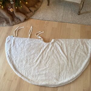 Cupcakes and Cashmere Faux Fur Christmas Tree Skirt 58 inches